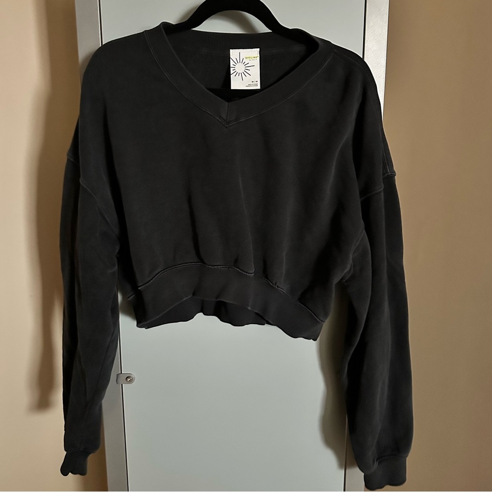 Aerie Black V-Neck Cropped Crewneck